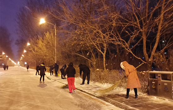 一起 | 当疫情遇到雪情 ——风雪中的冰球突破建设人