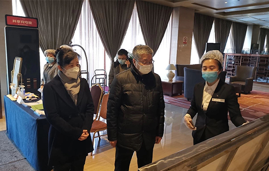 省国资委党委副书记项鸿林看望慰问 冰球突破集团疫情防控一线员工
